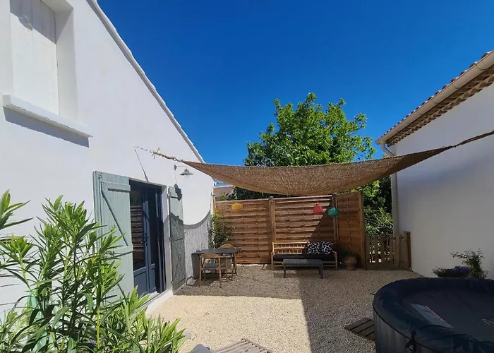 Studio avec patio et jacuzzi privatifs